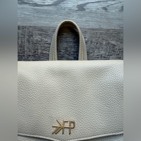 Freshly Picked Mini Classic Cream Diaper Bag - Picture 5 of 16